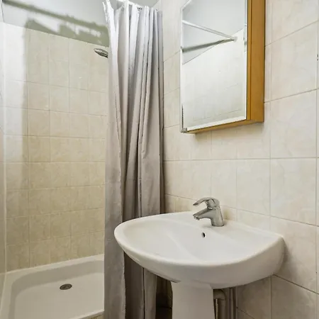 Authentic Duplex Overlooking The National Archives